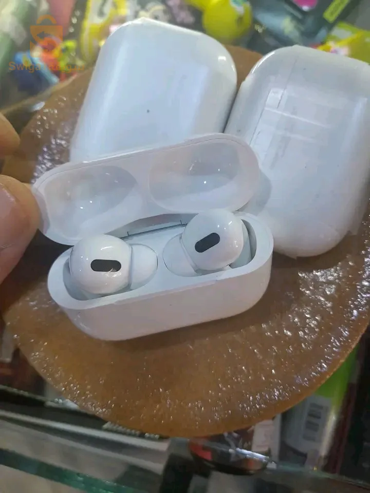 Airpod original caba venu d'usa neuf jamais utiliséSuper qualité de son et batterie énorme 519mah😎🔥