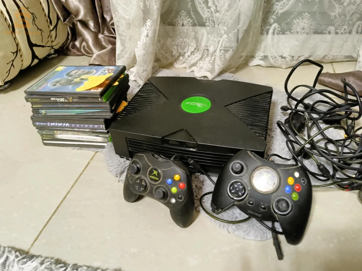 بيع استثنائي: جهاز Xbox أصلي مع ألعاب نادرة قديمة!