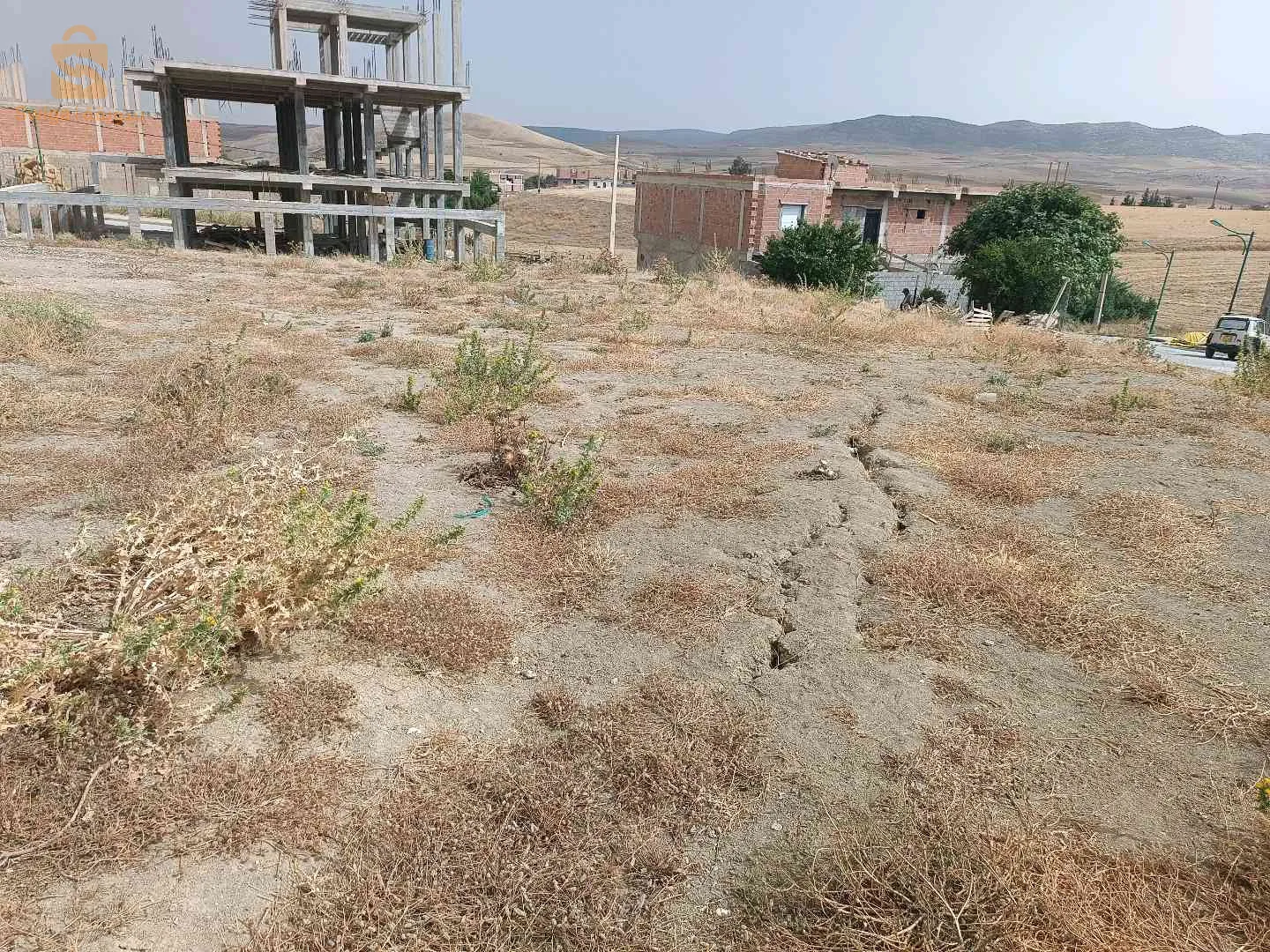 قطعة أرض للبيع بعقد نهائي