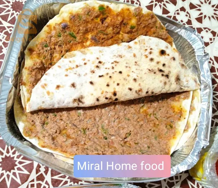 صفيحة/ لحم بعجين