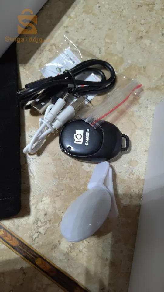 لكل من يريد الاستمتاع بالتصوير من هاتفه بتجربة اخرى متميزة احترافية مثبت هاتف لتصوير يعمل بطريقة جد رائعة 
ملاحظة : مازال عندي غير  2حبات فقط لي داهم بصحتوا خاوتي