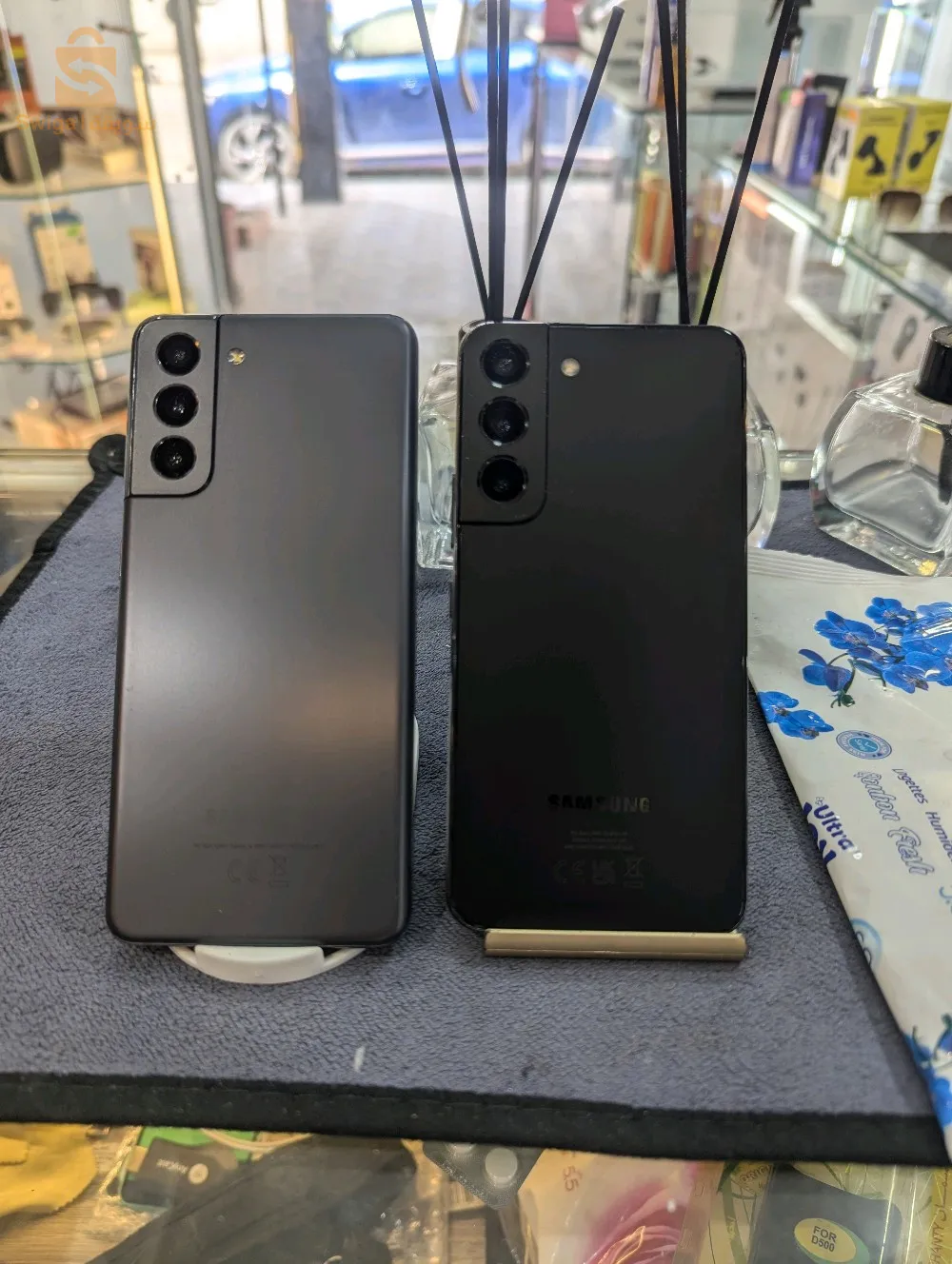 S21 5G S22 bon etat  8/128Gb CE européen🇪🇺 2 pus 
S22: 58000
S21 5G: 45000