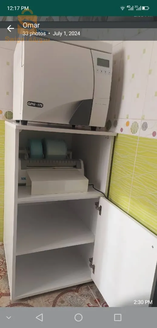 الأثاث الطبي مع الشحن والتركيب في جميع أنحاء الجزائر 
هل تفكر في تجديد عيادتك؟ هل ستنتقل إلى موقع جديد أو تفتح موقعًا جديدًا؟ إذا كانت إجابتك بنعم، فمن المؤكد أنك تبحث بالفعل عن أثاث  طبي ، أو لأي نوع من العيادات التي تفكر في افتتاحها.

يتكيف أي من أثاثنا بسهولة مع الحلول المختلفة
، يمكن تخصيصه بسهولة وفقًا للوحدات أو الملحقات التي يحتاجها نوع العيادة الخاص بك

إذا كنت ستنقل موقع عيادتك، ففكر أولاً فيما إذا كان من الممكن إعادة استخدام أثاثك. لا تنتظر حتى اللحظة الأخيرة للتحقق مما إذا كان الأثاث يناسب المساحة الجديدة. قم بإجراء القياسات في أسرع وقت ممكن وتحقق من المساحة الجديدة التي يمكنهم وضعها فيها. كما أن التوصيلات الكهربائية والمياه تتطابق مع الأثاث السابق.

في حالة أن الأثاث السابق يمكن التخلص منه أو كنت تفكر في تجديد الأثاث الحالي، فلا تقلق، كل شيء سيكون أكثر بساطة، حيث أن مصنعي الأثاث الطبي أنفسهم سيكونون مسؤولين عن قياس كل شيء. هناك ثروة من الأثاث الطبي لعيادتك والتي ستوفر لك بيئة رعاية المرضى التي طالما حلمت بها.

 إذا لم تكن التوصيلات الكهربائية والمياه جاهزة بعد، فاستشرنا قبل القيام بعملية التوزيع. من خلال سنوات خبرتنا في تصنيع وتركيب الأثاث في العديد من العيادات  الطبية