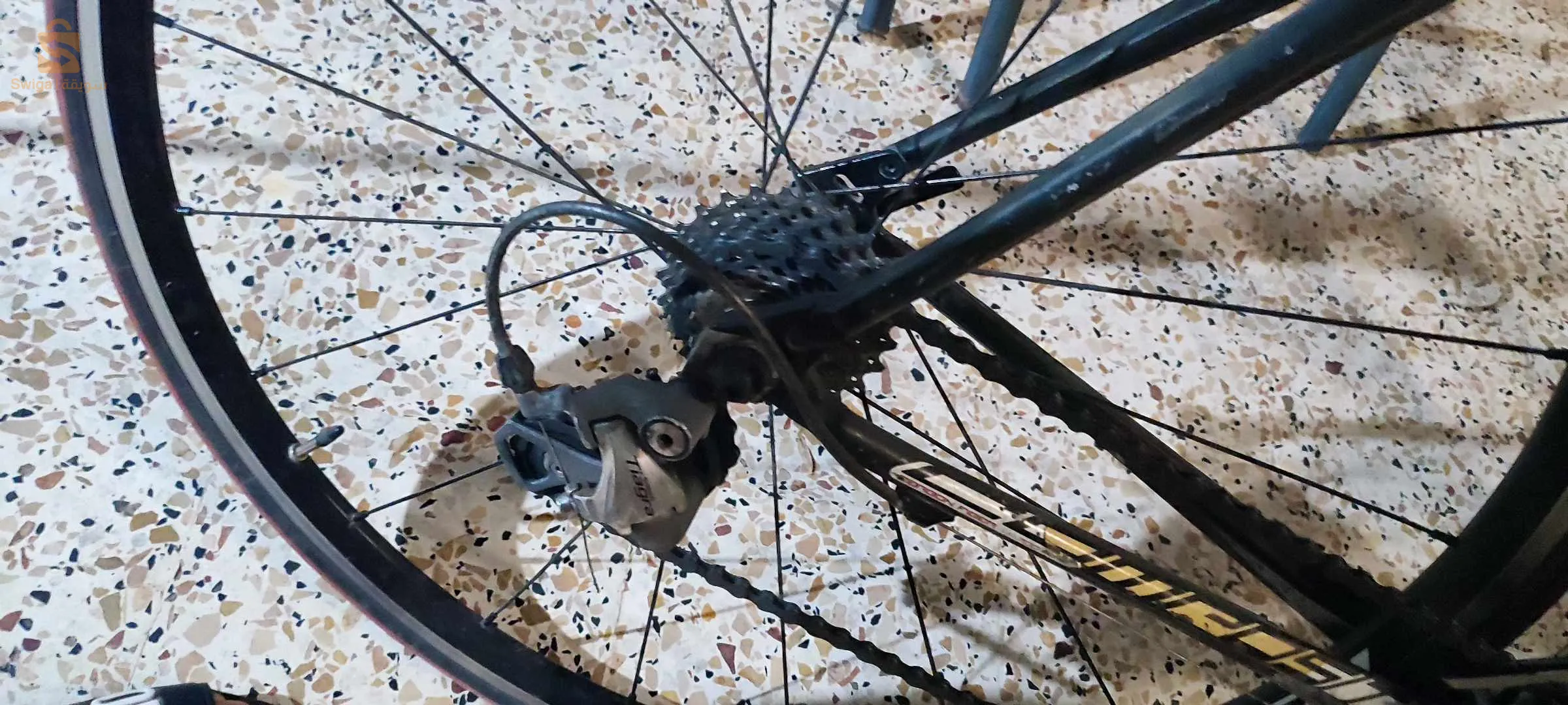 دراجة هوائية
Course carbon btwin