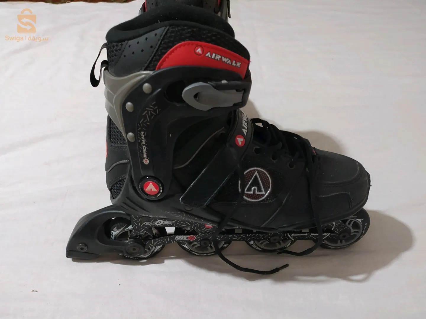 حذاء رياضي نوع رولور