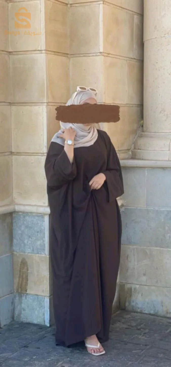 عباءات فضفاضة بكل الالوان