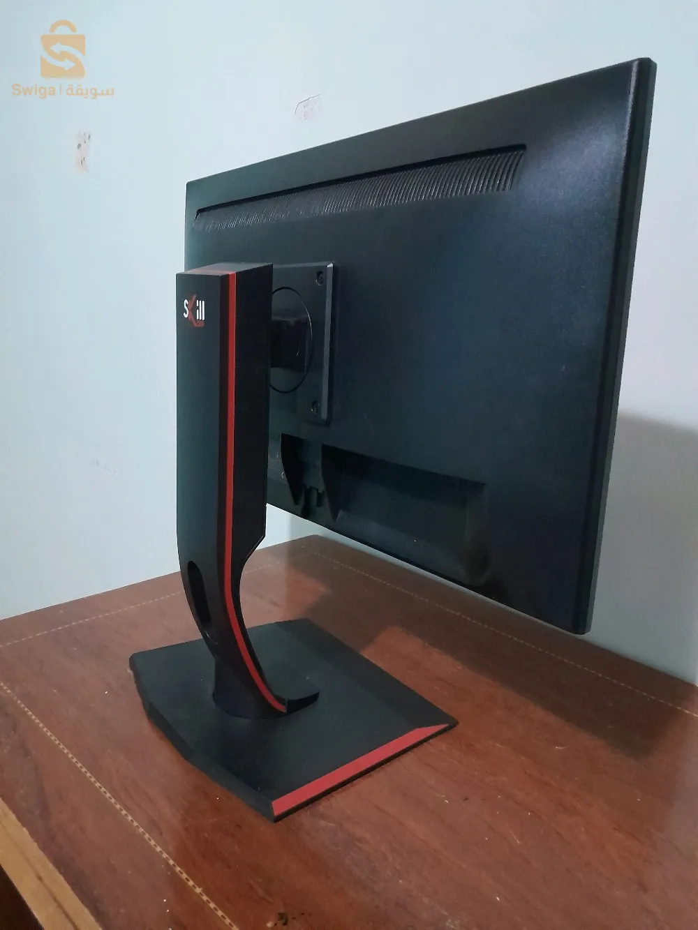 حالة 10/10
 التردد 60/75hz
الحامل كامل الحركة (جميع الإتجاهات)
الدقة 1920x1080 full hd
24' بوصة