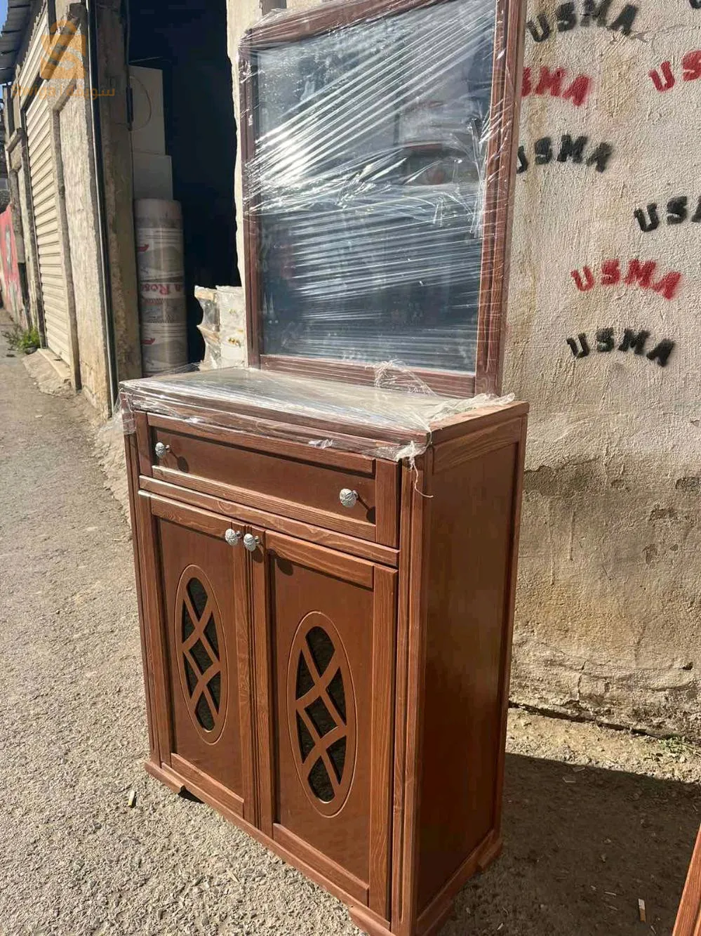 خزانة احذية مصنوعة من الخشب الاحمر نوعية اولى