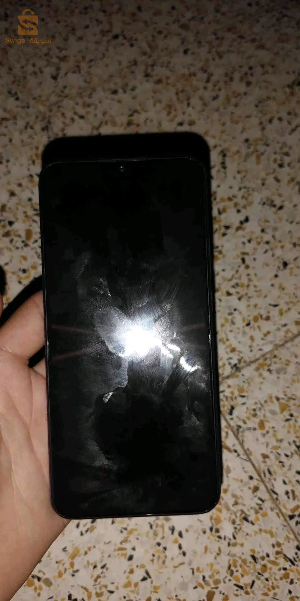 redmi 9 
état 9/10
jamais tfth 
kolch ymchi riglo 
avec la boit et chargeur complet et pochette 
0778228018