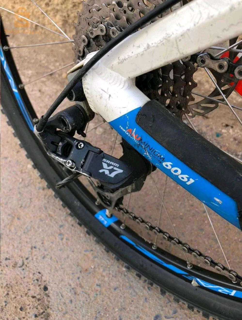 Velo rockrider bzaaf toop fran lokid duble amortiseur f rock chok haja tae jebal