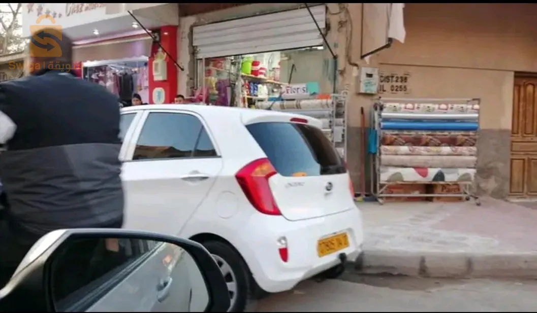 منزل للبيع في مدينة بسكرة طريق الزاب مساحة 246 متر مربع 0662863712