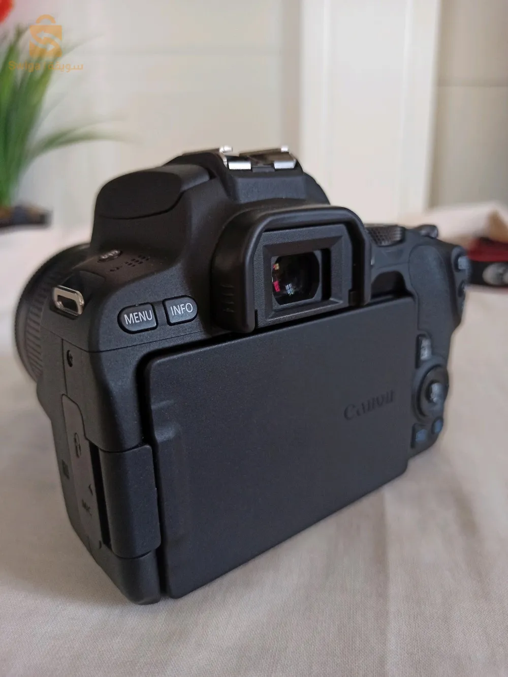 Canon 200D