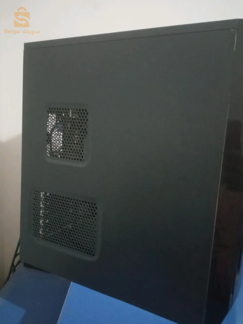 ✅Processor: AMD ryzen3 3200g
✅ Motherboard: Azuse A320 
✅Ram: 8 gb 3200hz
✅Storage: Ssd 256gb
✅Psu simpl
✅Case simpl