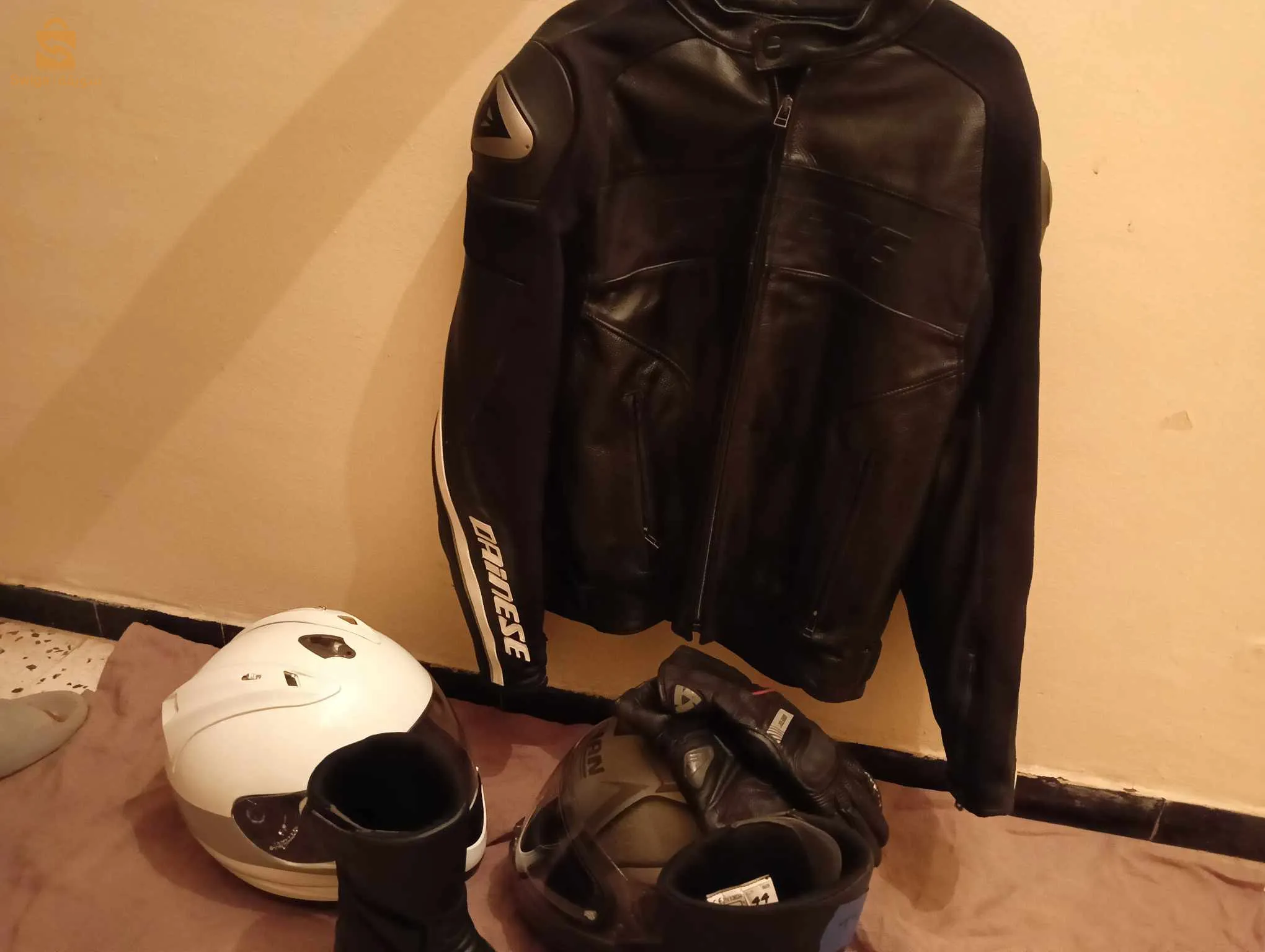 لباس الدراجات النارية