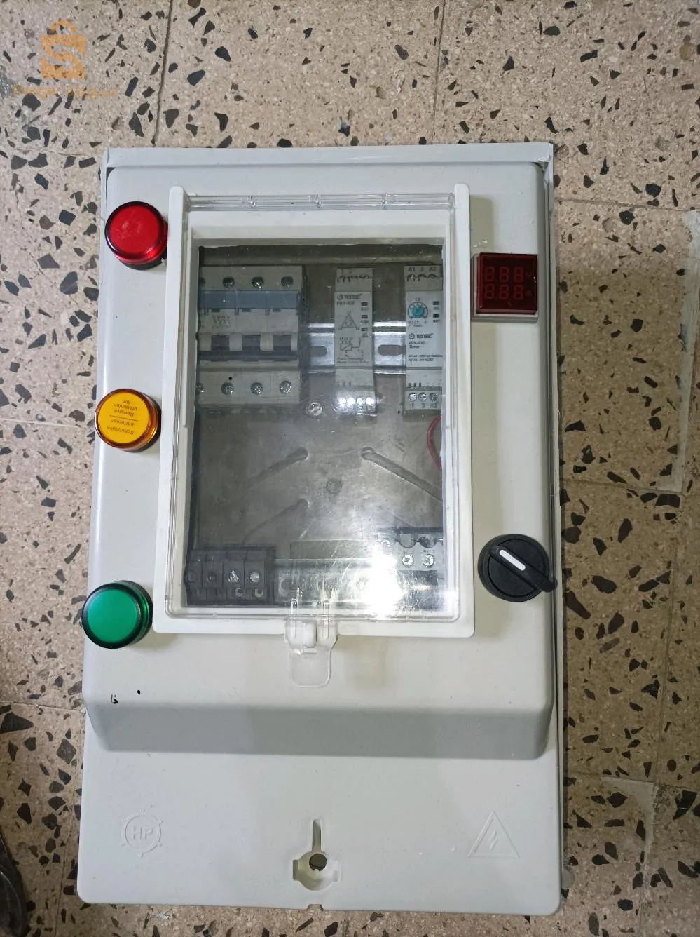 خزانة كهربائية حسب طلب زبون