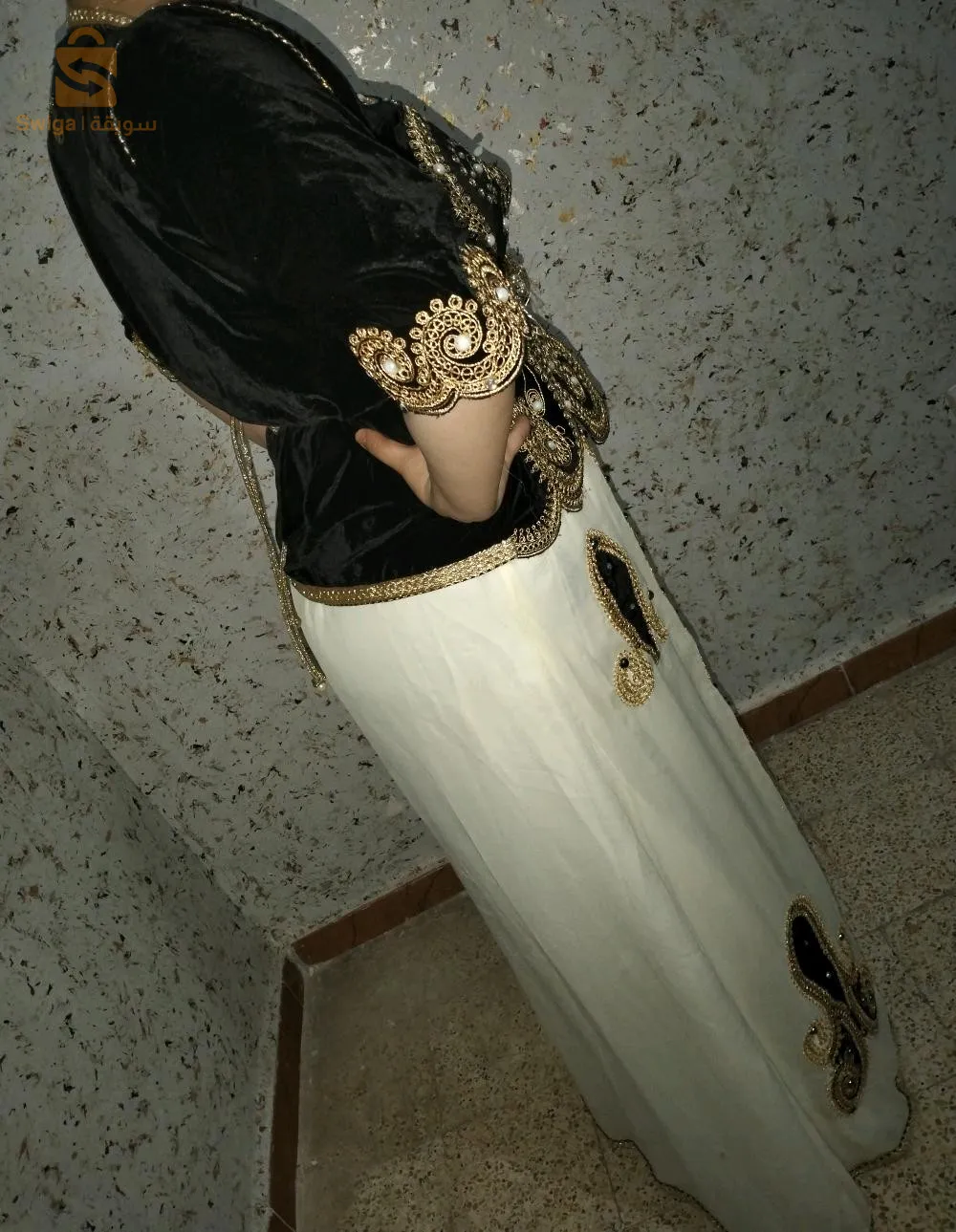بلوزة وهرانية بالبرنوس