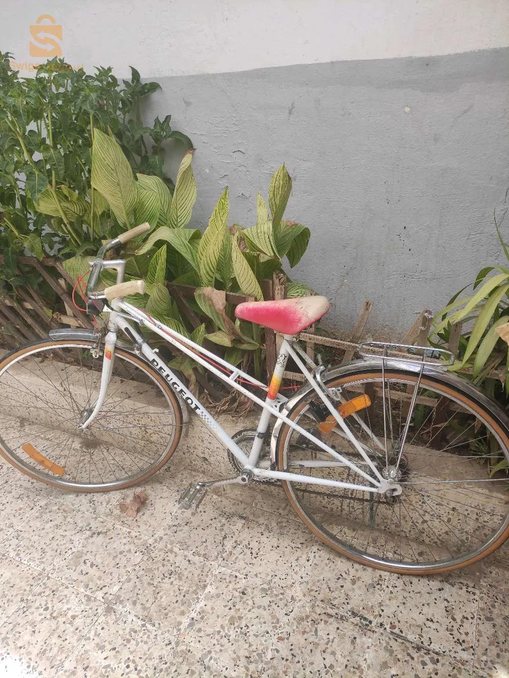 velo de marque Peugeot vintage original de France en très bon état