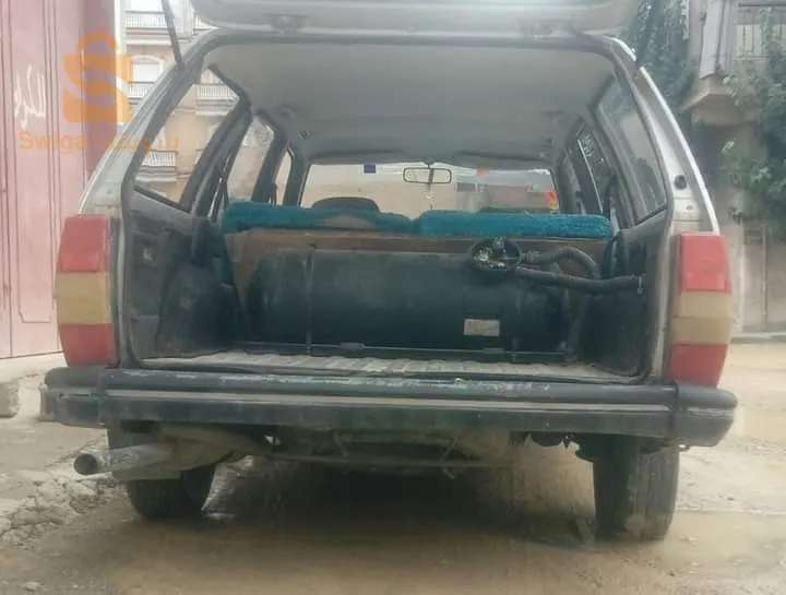 للبيع سيارة   305 ايسونس. غاز