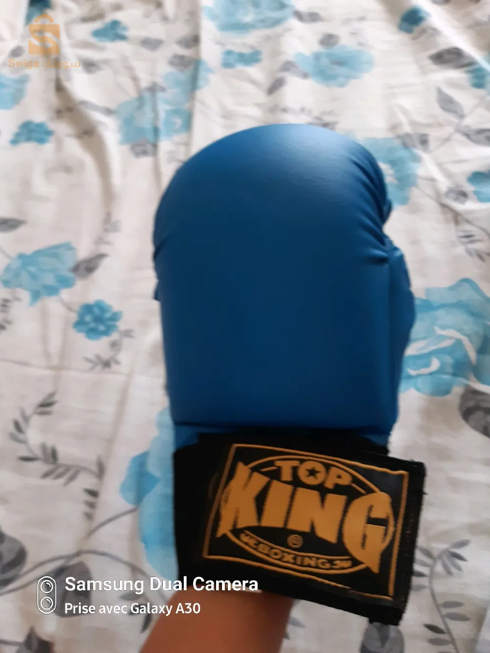 قفازات ملاكمة تناسب طفل من عمر 7 إلى 14 سنة