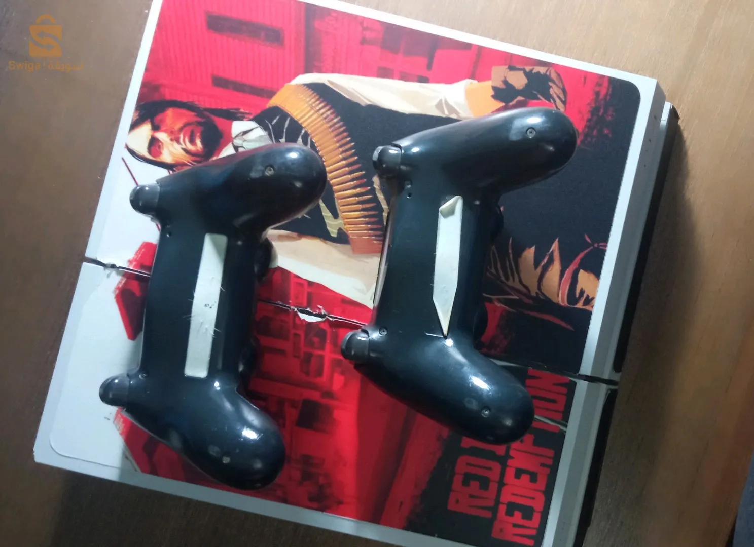 PS4 FAt Blanc jdida mfalchiya version 9.00 
avec deux manette originaux
0794893457