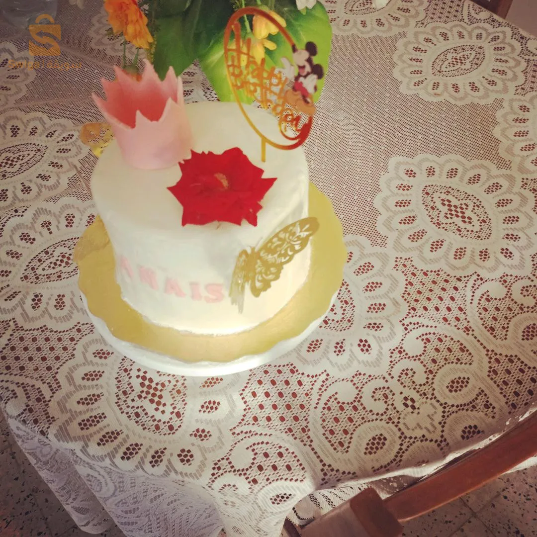 gâteau d'anniversaire et salés