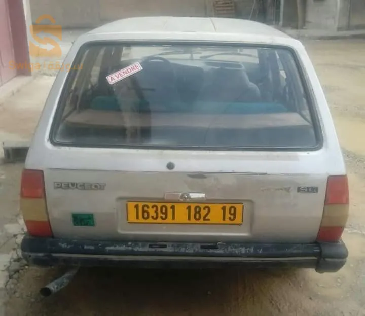 للبيع سيارة   305 ايسونس. غاز