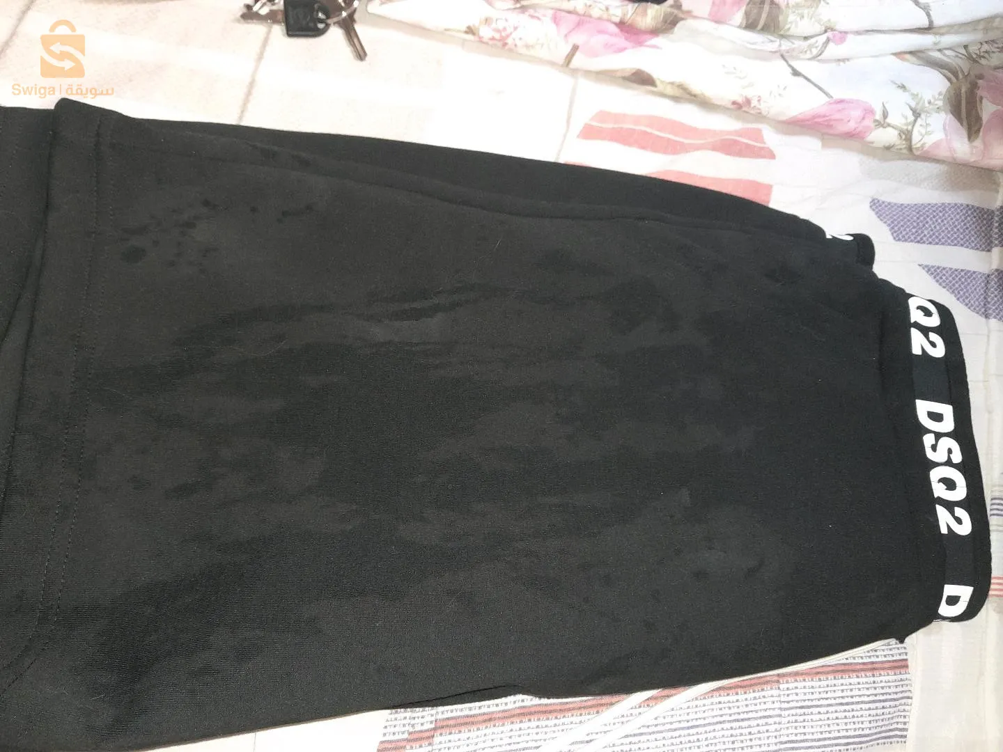 short desquare  noir taille L