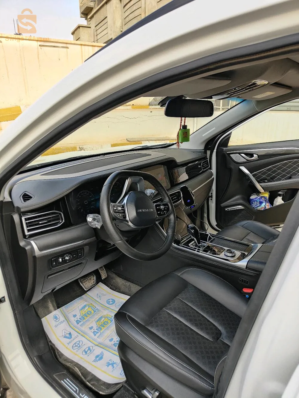 jetour x95 White luxury