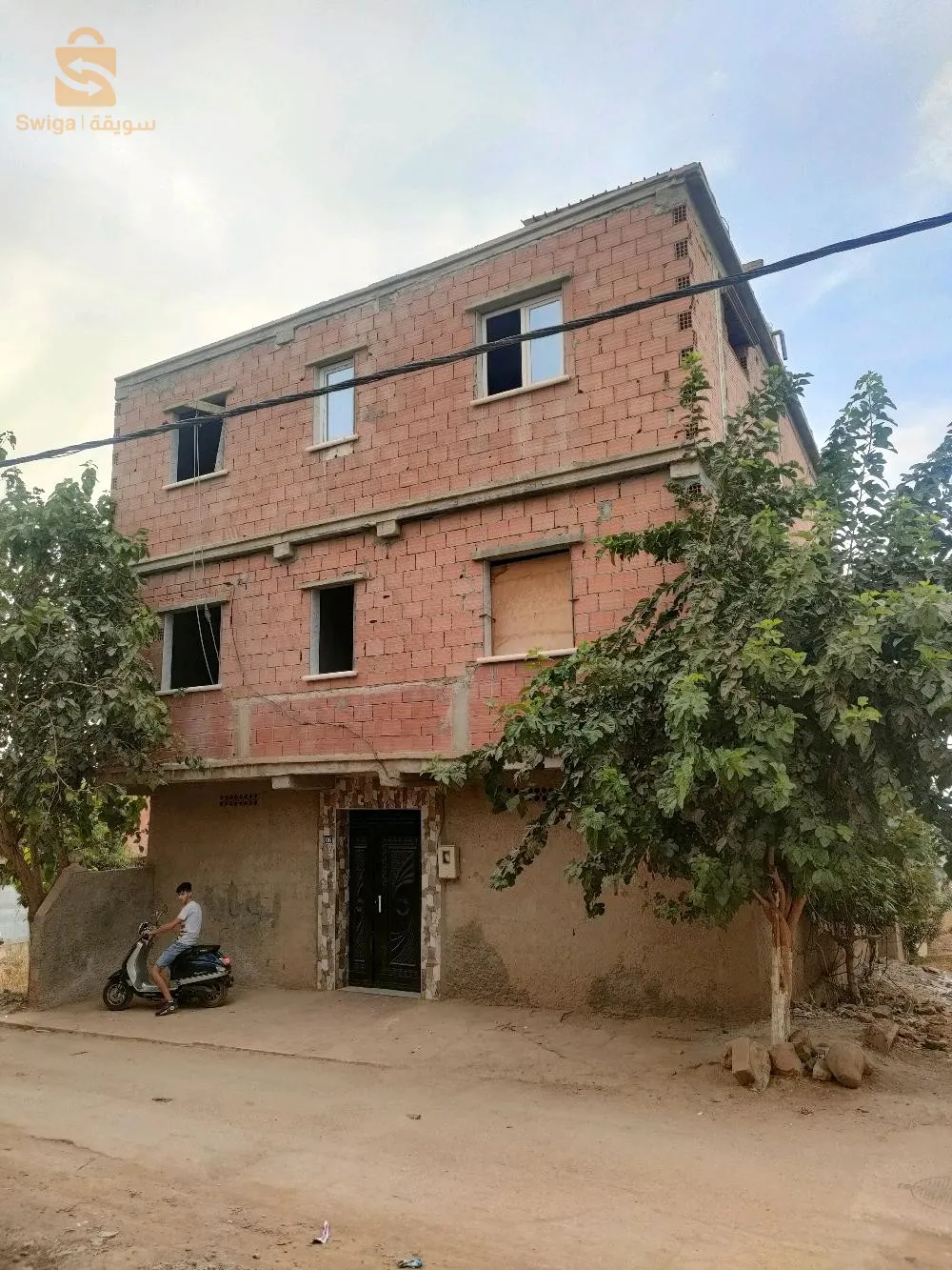 فيلا طابق فيني وزوج نصف مجهزة