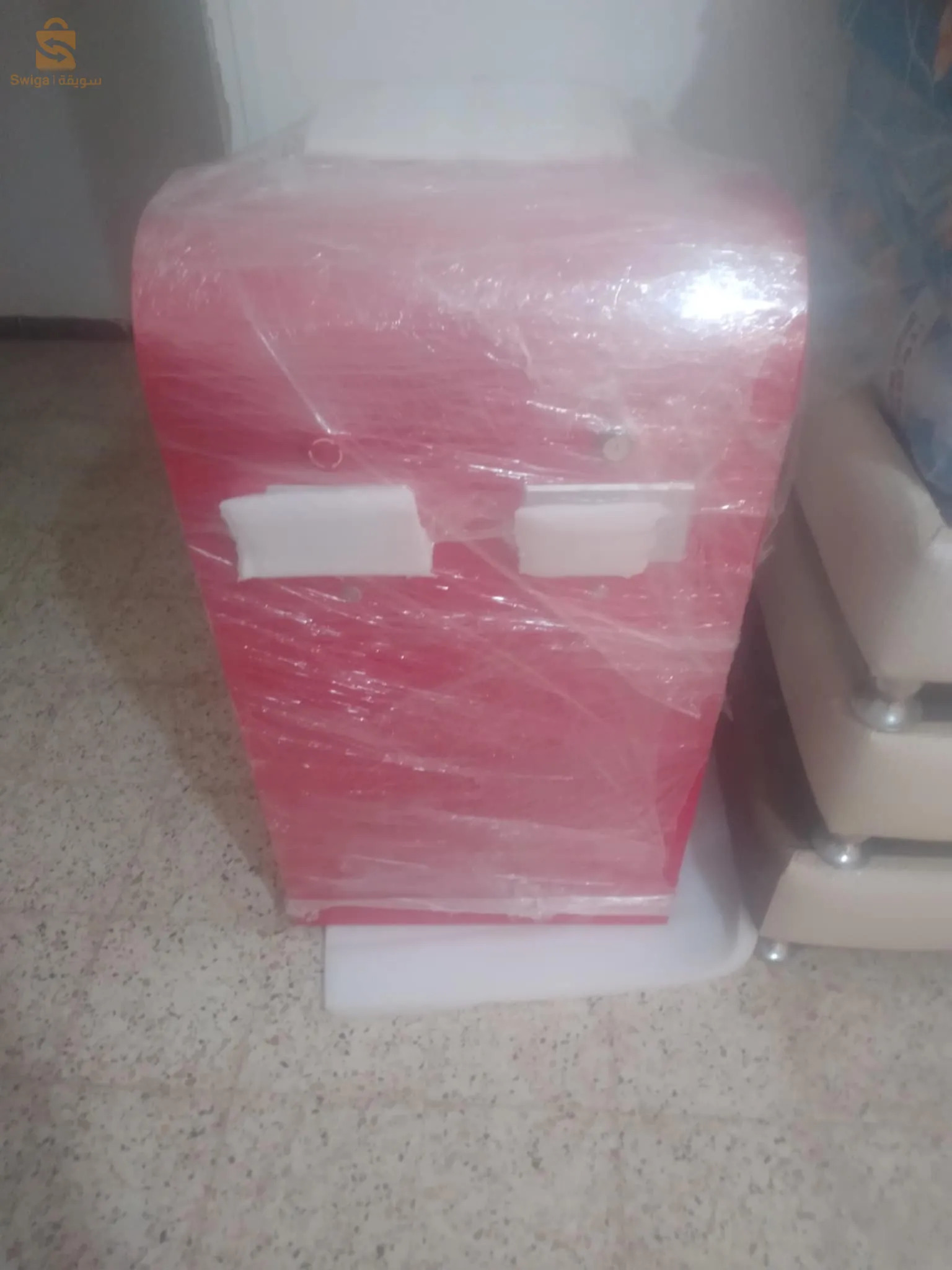 جهاز نزع الشعر بي الليزر