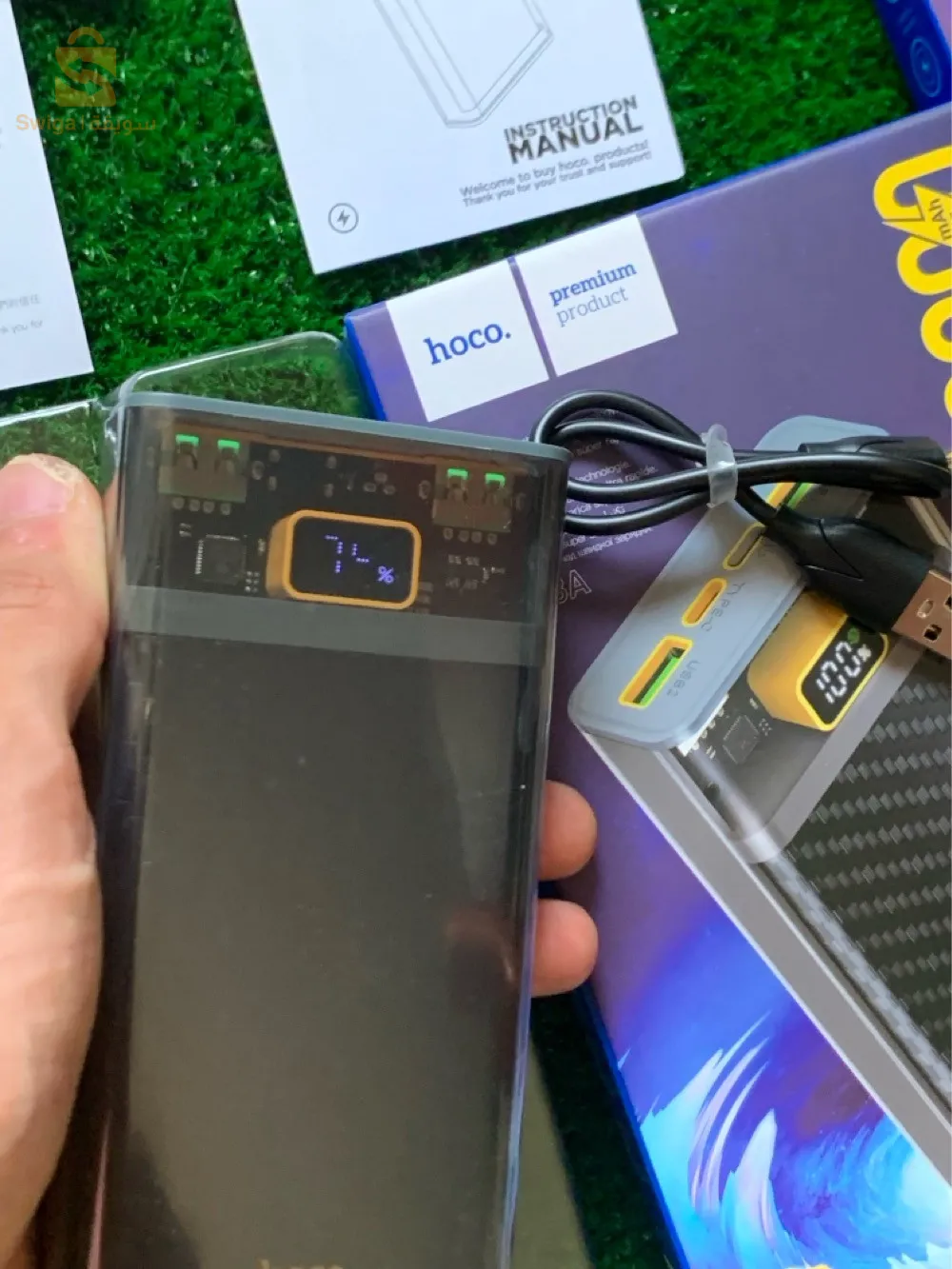 باوربانك اصلي hoco سومة شابة