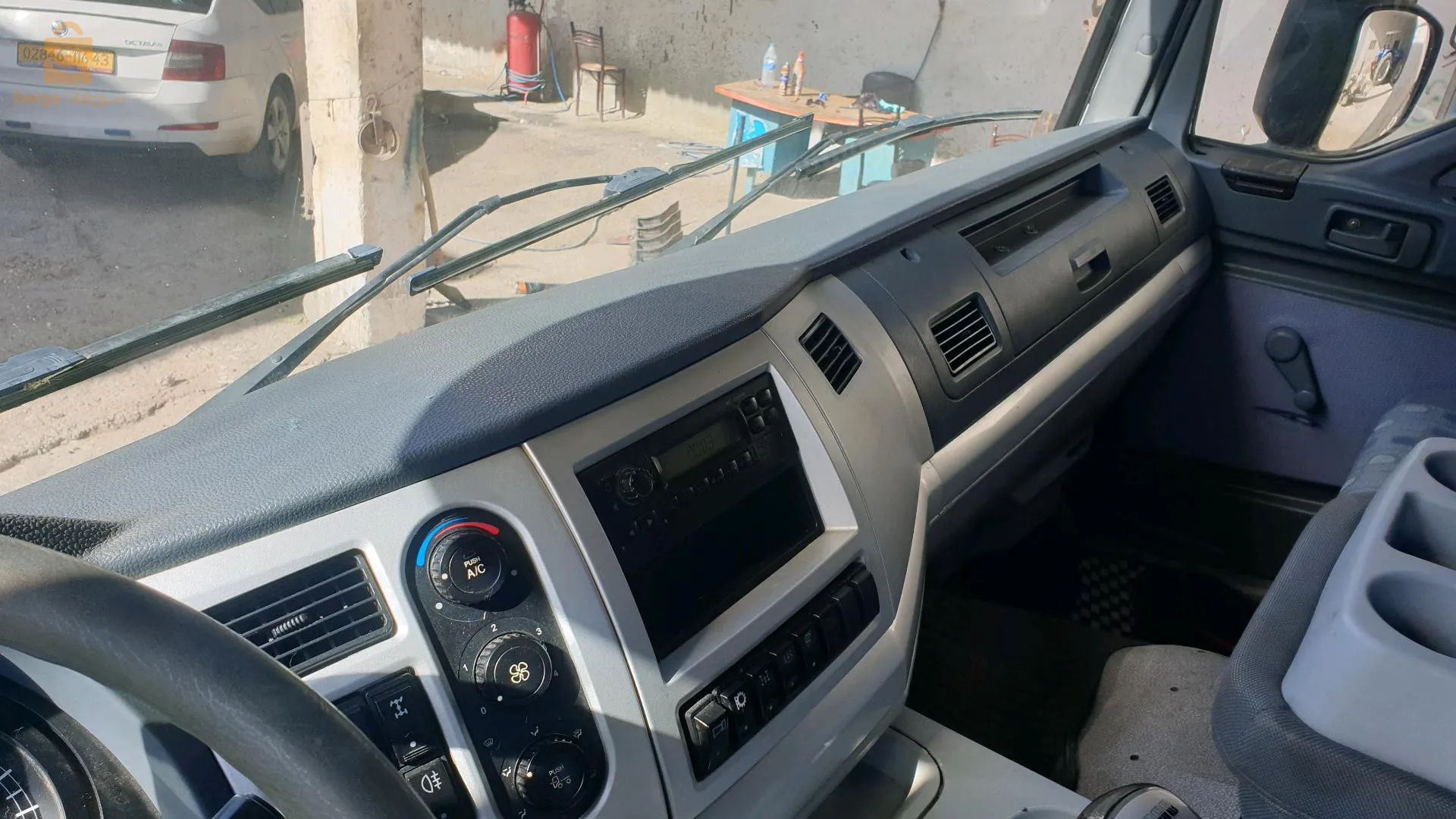 شاحنة جرار للبيع