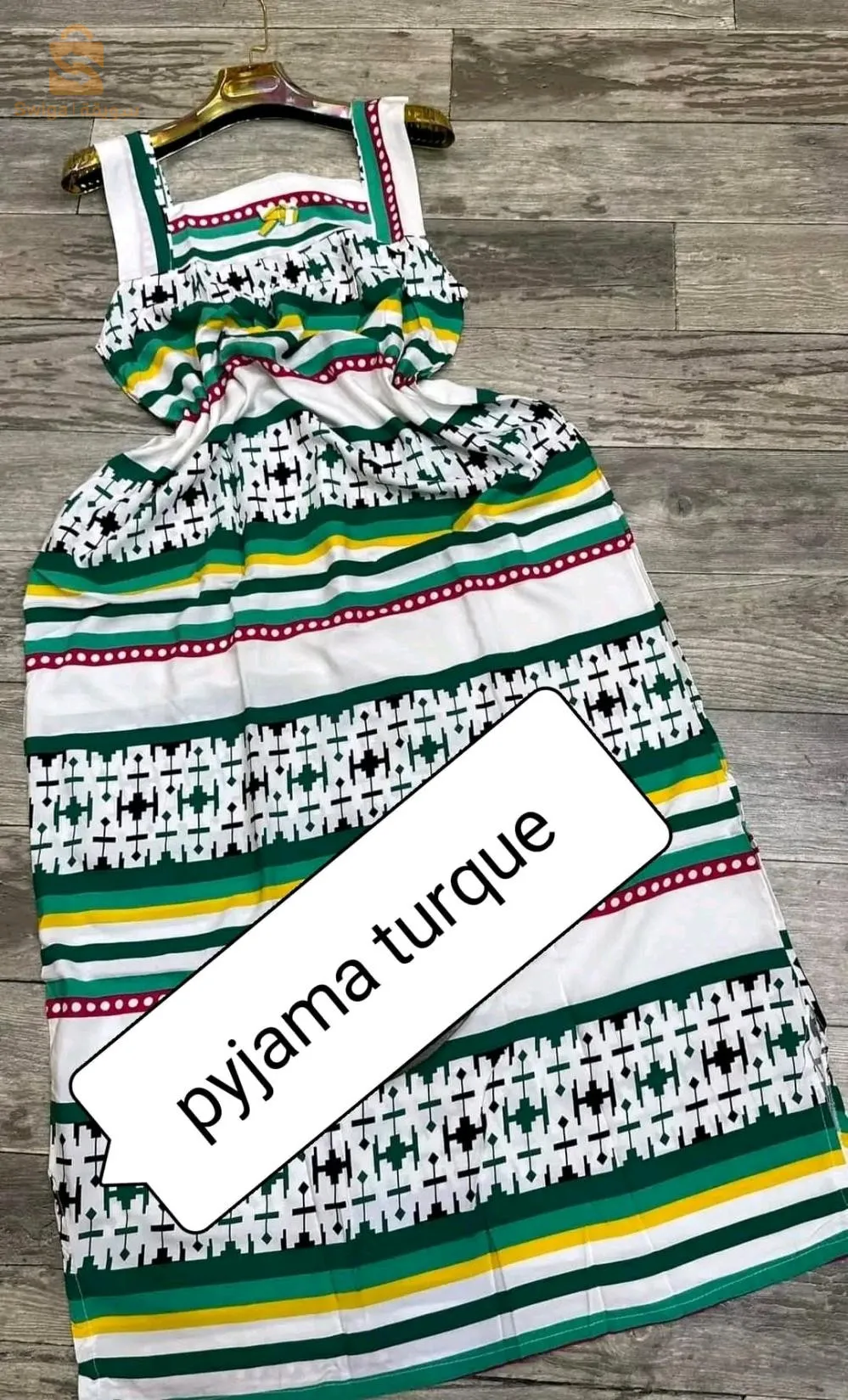 Robe de plage et d'été