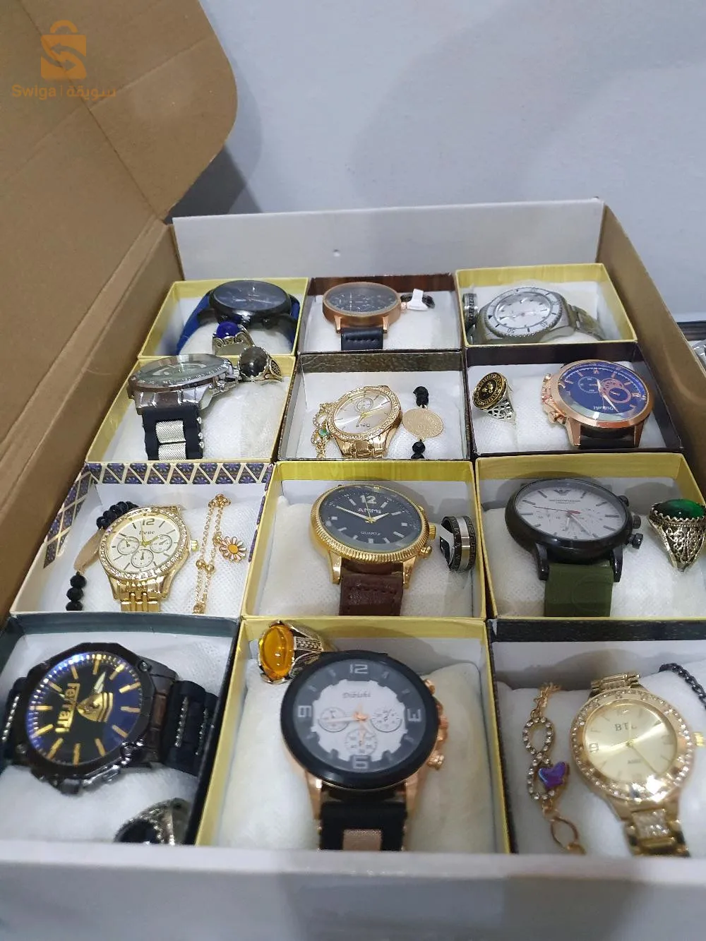 ساعة كلاسيكية للرجال و ابنساء