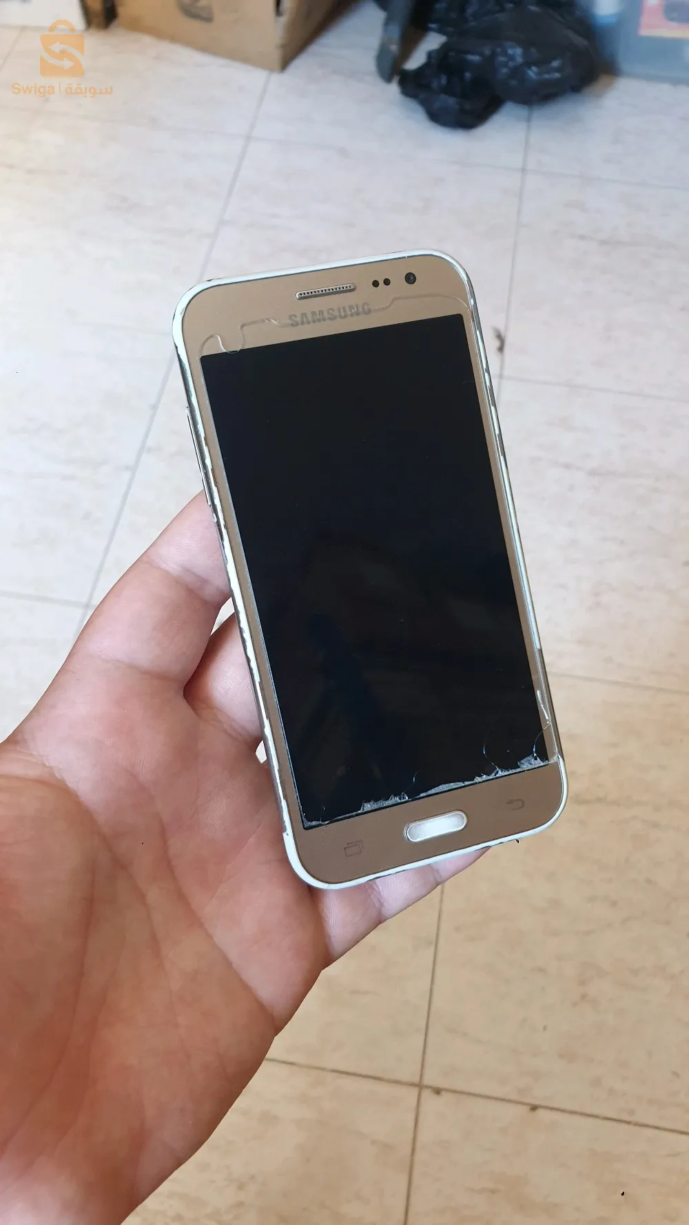 samsung galaxy j2 maeche bien stockage 8gb ram 1gb bettrie très bonne