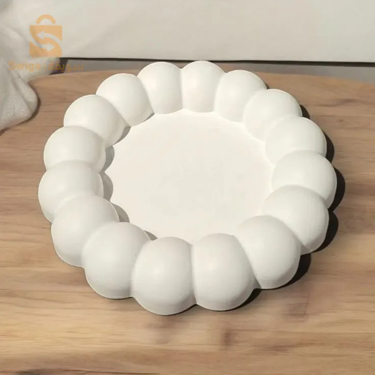 Un plat pour placer accessoires et décorations