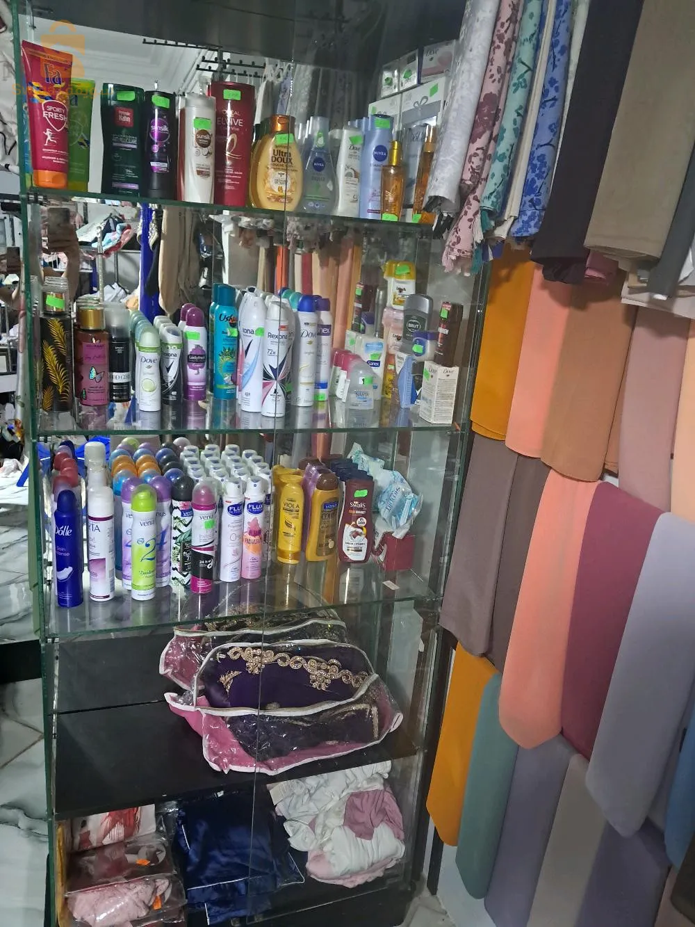 عطور مختلفة بسعر مميز