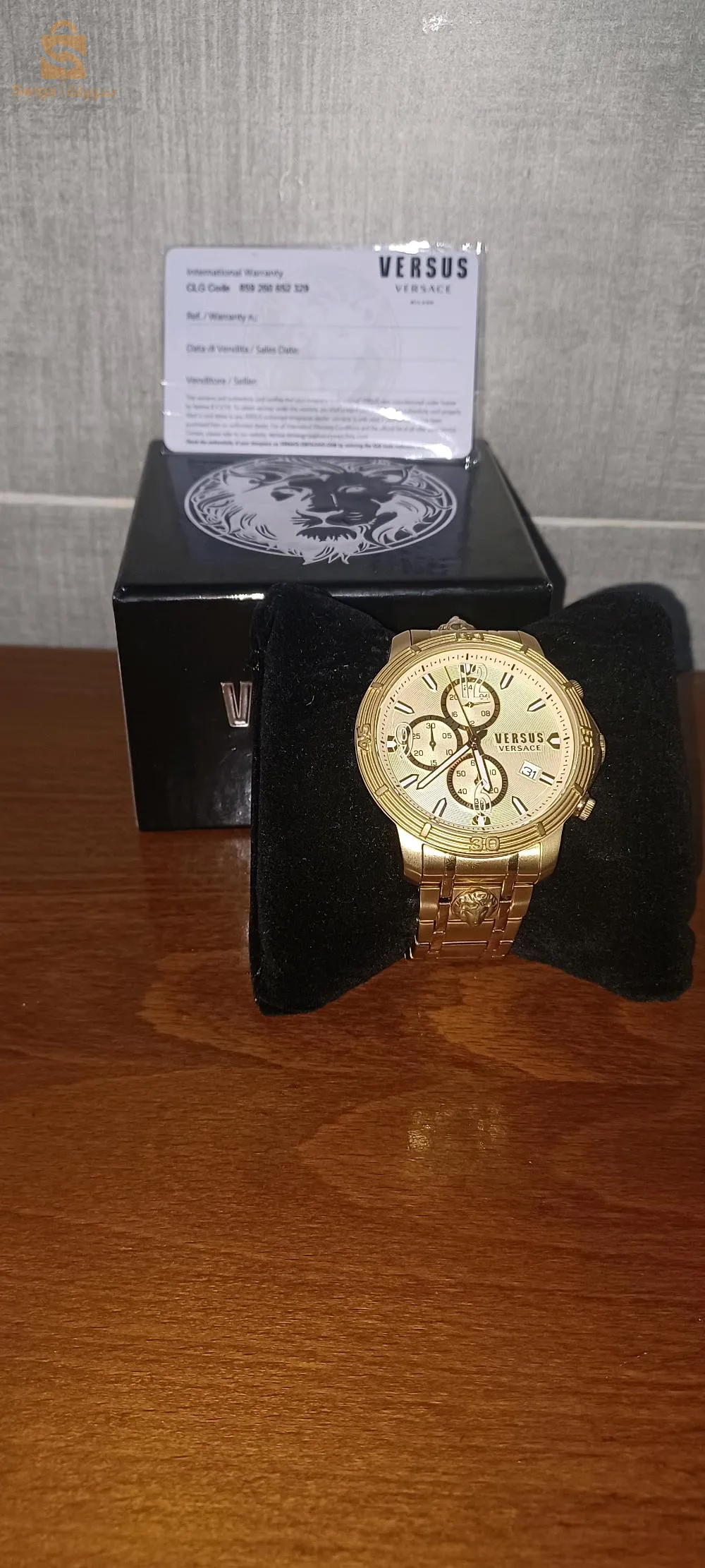 ساعة يدوية جديدة هابطة كابة من فرنسا بها بباط تاعها و شهادة الضمان