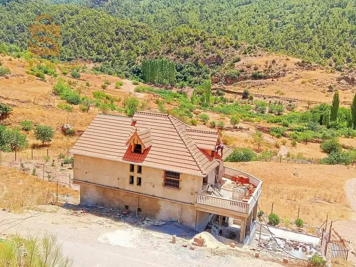 سلام عليكم باسم الله بداية نهار جديد
🚨عندك منزل 🏠 و راك تعاني من القطرة و التسربات💦 و الرطوبة في فصل الشتاء❄️  هذا هو الوقت المناسب لإعادة تهيئة سطح منزلك استعدادا لفصل الشتاء القادم.

🔸للمزيد من المعلومات تواصلو معنا على رقم الهاتف

0676860873