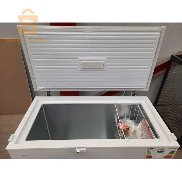 Le réfrigérateur Iris 255L permet de congeler de la viande et des glaces