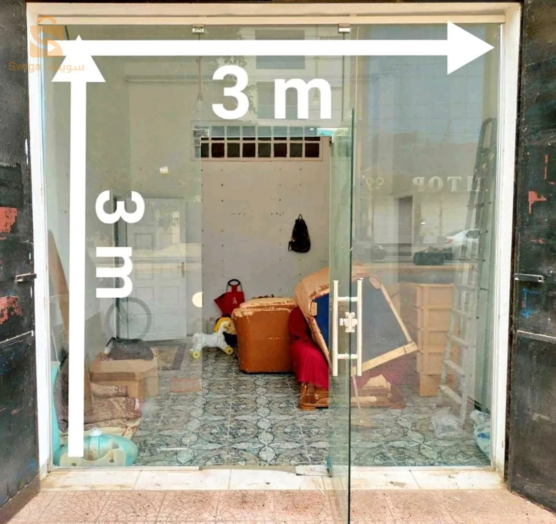 Vente 2 comptoir  présentoir de magasin large et  2 phssait vitrine trompe