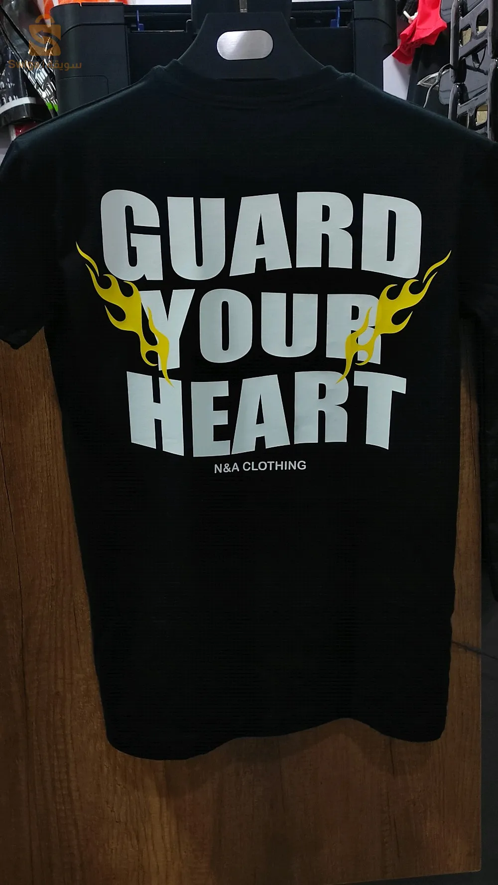 كتابة على ملابس