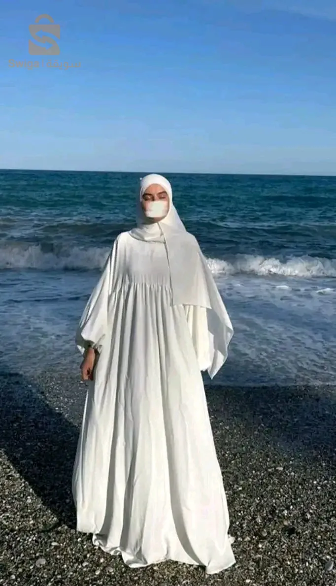 عباءات فضفاضة بكل الالوان