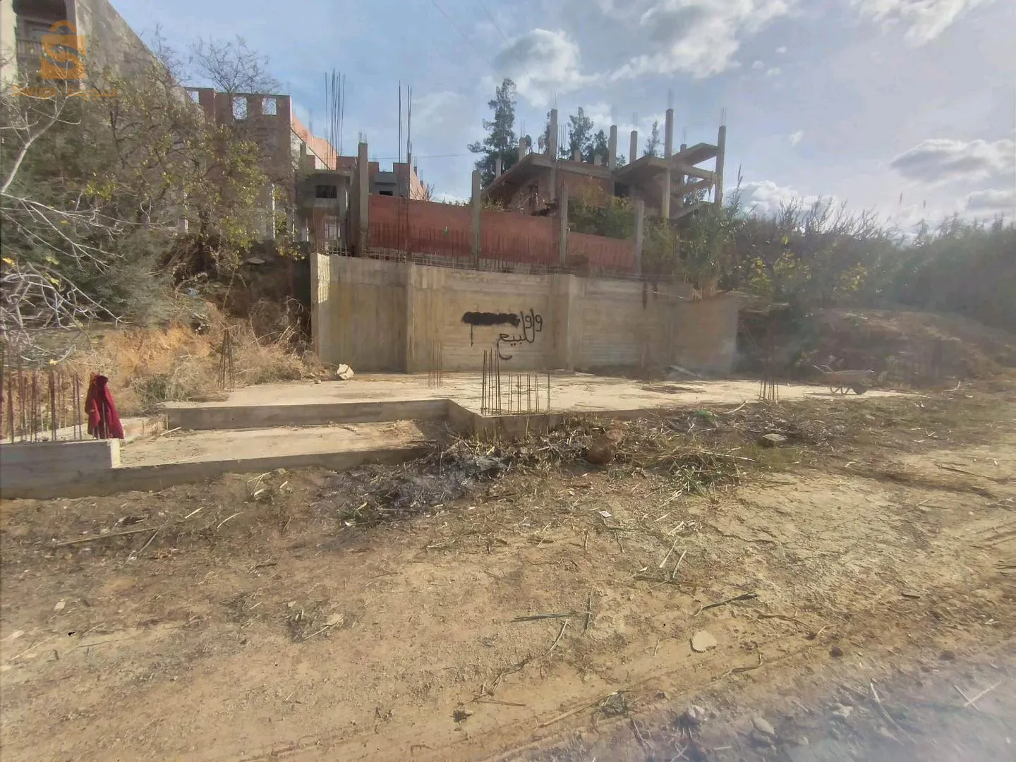 قطعة أرض في منطقة سكانية