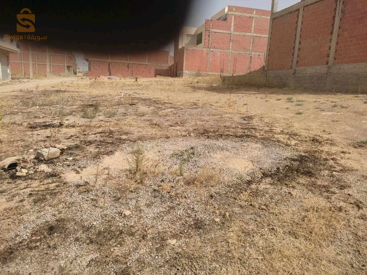 عندي 205 m² 13*15.7 .13m de façade Gaz +Électricité.قطعة ارض للبيع مساحتها 205م  تيبورتين برج بوعريريج  فيها الغاز و الكهرباء رقم الهاتف 0772292006