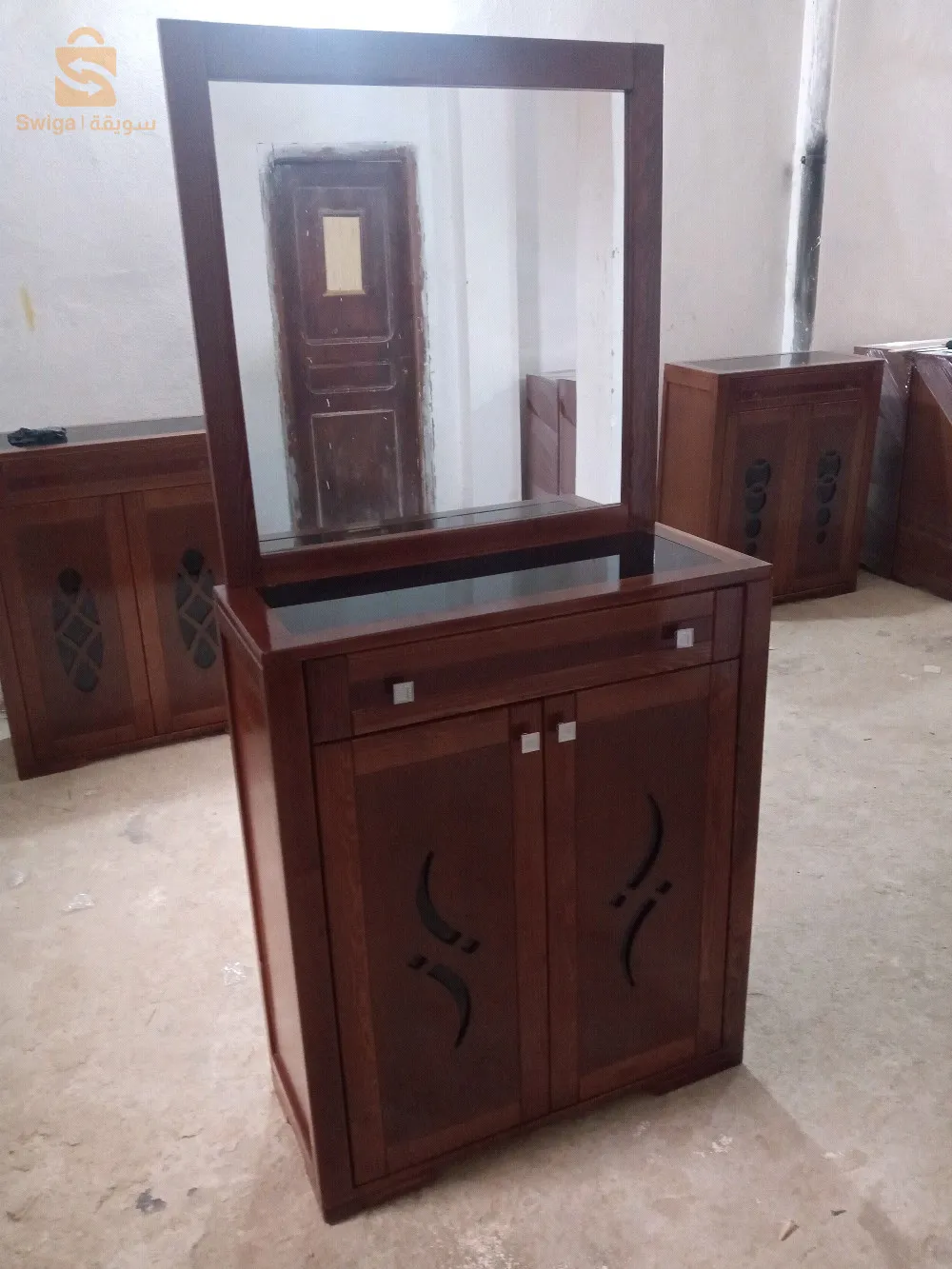 اثاث احذية