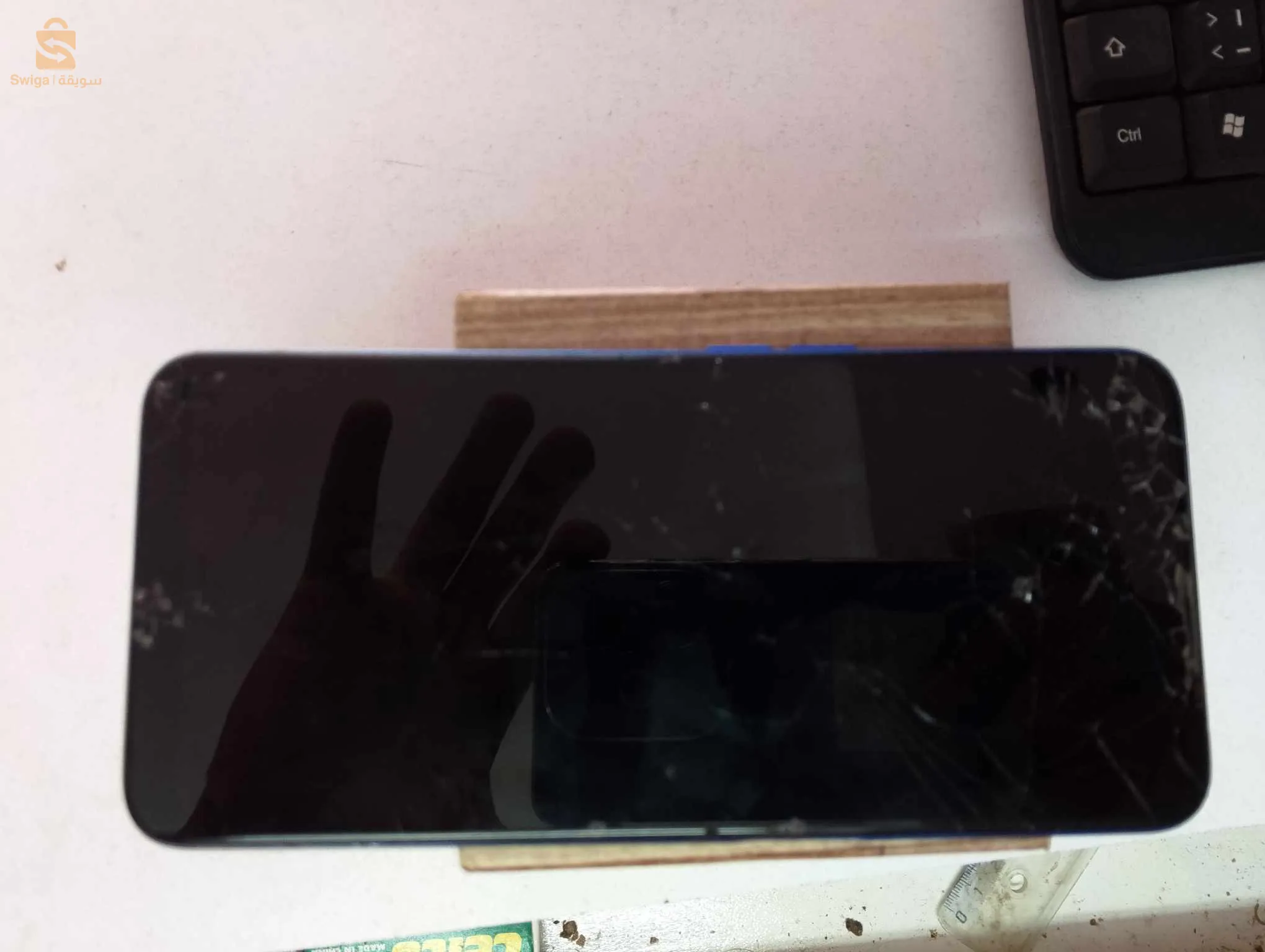 هاتف Oppo a 54 زجاجة مكسورة يخدم عادي