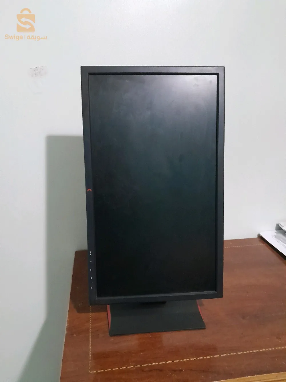 حالة 10/10
 التردد 60/75hz
الحامل كامل الحركة (جميع الإتجاهات)
الدقة 1920x1080 full hd
24' بوصة