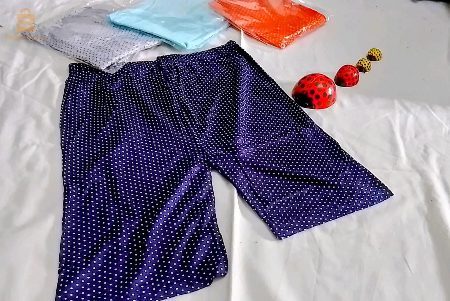 ملابس نسائية ذات جودة عالية وبسعر خيالي اغتنمي الفرصة سيدتي