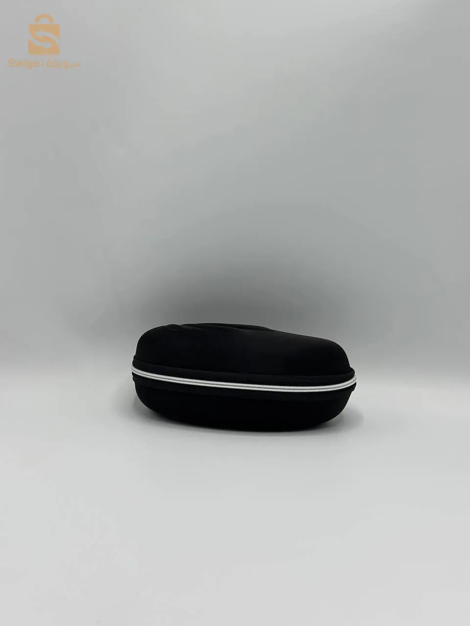 Lunette de soleil  louis vuitton + pochette gratuit